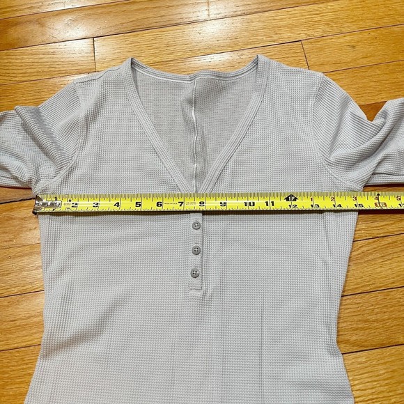 Lululemon Closed Call Henley Womens Thermal Waffle Knit Top Shirt Size XS EUC - Picture 11 of 15